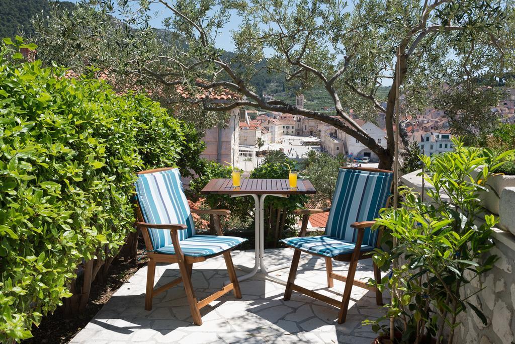 Apartments Olive Tree Hvar Town Bagian luar foto